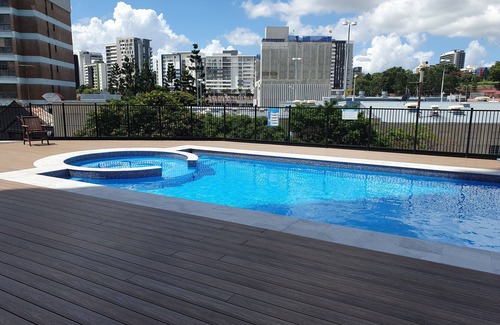 Brisbane Central Business District Apartment | Room with a Brisbane river view