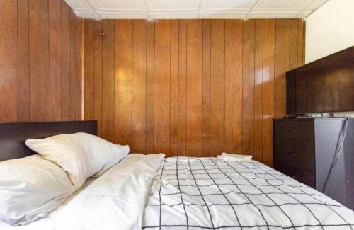 Port Ivory House | room with a private shower