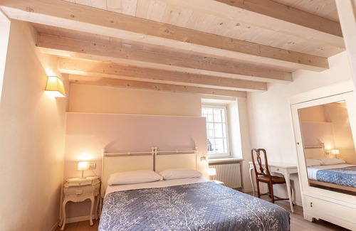 Nord-Ovest House | Room with en suite bathroom, wifi, A/C, between Verona center and at Valpolicella