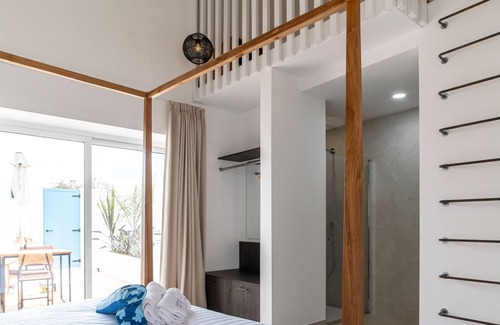 Poco Partido Bed & Breakfast | Room with mezzanine + breakfast