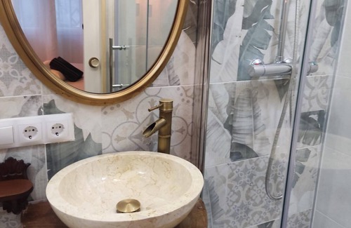 Les Roquetes Apartment | ROOM WITH PRIVATE BATHROOM 1
