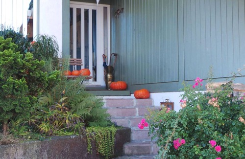 Charmes Apartment | Room with private bathroom and balcony by the canal