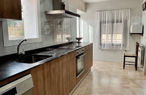 Fitero Apartment | Rooms and apartment in a house with a garden more than 200 years old.