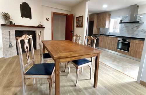 Fitero Apartment | Rooms and apartment in a house with a garden more than 200 years old.