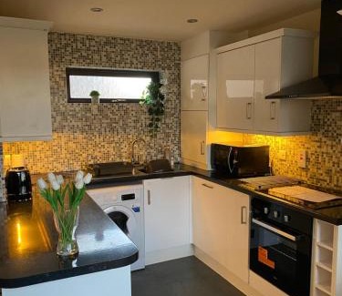 Kenfig Hill House | Rooms at Carol's Place near Porthcawl, Margam, Bridgend, 3mins to M4, 3 Room Types Available