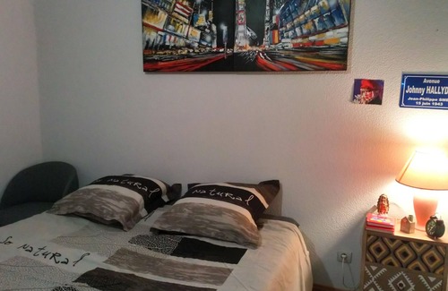 Carcassonne Bed & Breakfast | Rooms in house, swimming pool in residence
