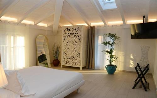 Reggio nell'Emilia House | ROOMS,REGGIO AFFITTACAMERE con Bagno Privato, TV, Clima , Wi-Fi