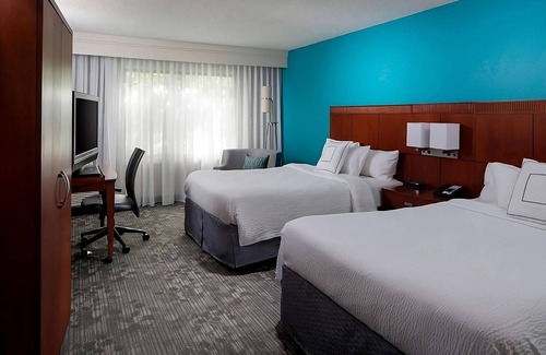 Boca Raton Hotel | Roomy 1BR Suite w/Heated Pool, Breakfast & Pet-Friendly Amenities Await
