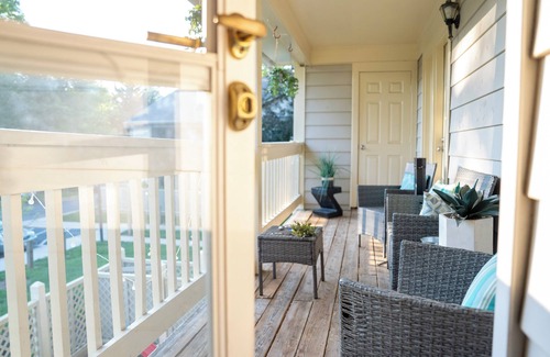 Germantown Condo | Roomy 2BR/2BA + Loft & Balcony in Germantown