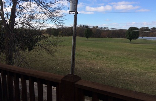 Denison Apartment | Roomy 2nd Floor Spacious Guesthouse short drive to Lake Texoma
