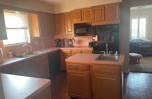 Palestine House | Roomy 3-bedroom house in lovely Palestine, TX