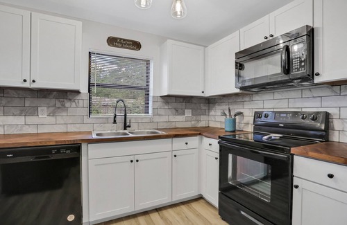 Orange Park House | Roomy 5/2 in Orange Park