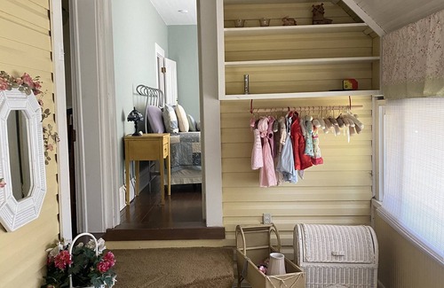 McCloud House | Roomy and fabulous home in the heart of historic Downtown McCloud!