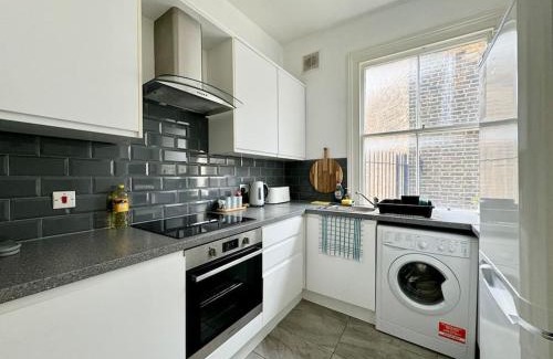 Kings Cross St. Pancras Apartment | Roomy Apartment in King's Cross