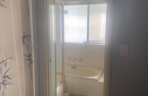 Mosman Park Apartment | roomy granny flat available for four weeks from june 12