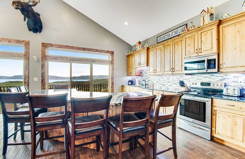 Sweetwater House | Roomy mountain & lake view home with large deck, fireplace, & W/D - dog-friendly