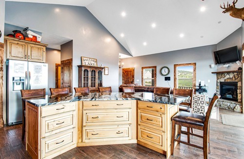 Sweetwater House | Roomy mountain & lake view home with large deck, fireplace, & W/D - dog-friendly