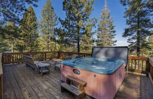 Truckee Cabin | Roomy Northstar Home w/Private Hot Tub, 2 Living Rooms, on the Shuttle Route!