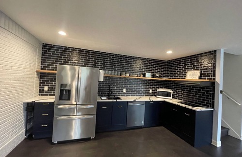 East Bethel House | Roomy private country retreat - pet and kid friendly