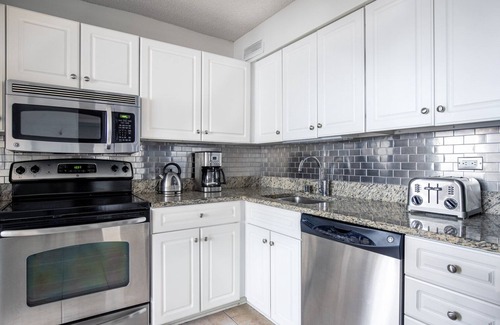 Rush and Division Apartment | Roomy River North 2BR w/Gym, Deck & Pool, walk to Mag Mile, by Blueground