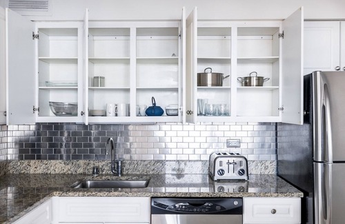 Rush and Division Apartment | Roomy River North 2BR w/Gym, Deck & Pool, walk to Mag Mile, by Blueground