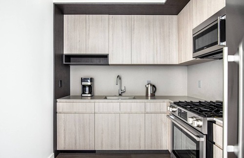 South Loop Apartment | Roomy South Loop 1BR w/Pool, Lounge, walk to CTA Trains, by Blueground