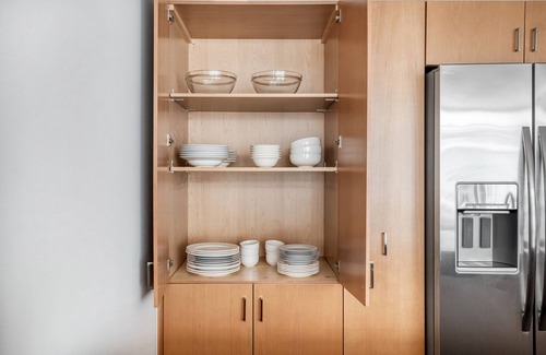 Streeterville Apartment | Roomy Streeterville 2BR w/Pool & Gym, nr Riverwalk, by Blueground