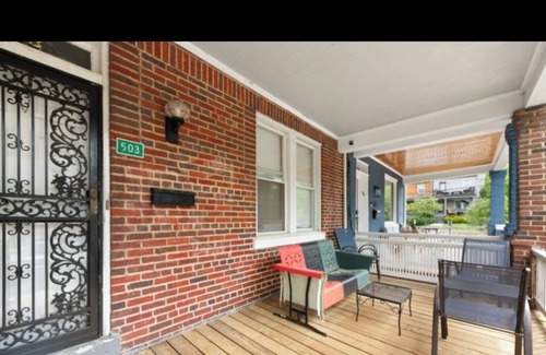 Petworth House | Roomy three bedroom house in NW Washington DC. Open space concept, pretty