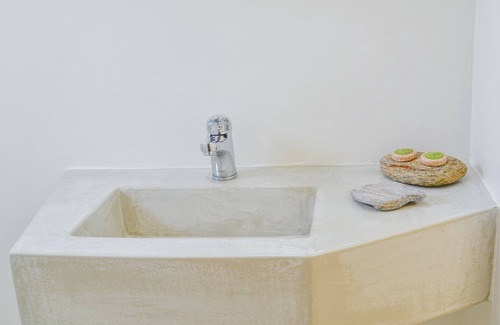 Kipri House | Rooster Guesthouse Rooms