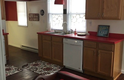 Lake Harmony Estates House | Roots End, Sleeps 12, Close to Attractions, Lake view
