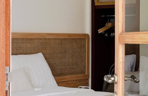Senggigi Hotel | Roots Hotel Senggigi