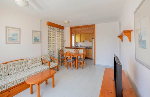 Roquetas de Mar Apartment | Roquetas Beachside Getaway