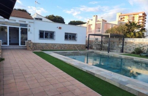 Roquetas de Mar Villa | Roquetas de Mar Urbanisation villa with pool 3rd Line beach
