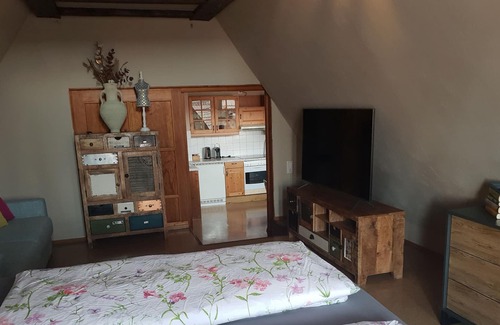 Burkheim Apartment | Rosé, Ferienwohnung mit 40 qm, 1 Schlafzimmer für max. 2 Personen
