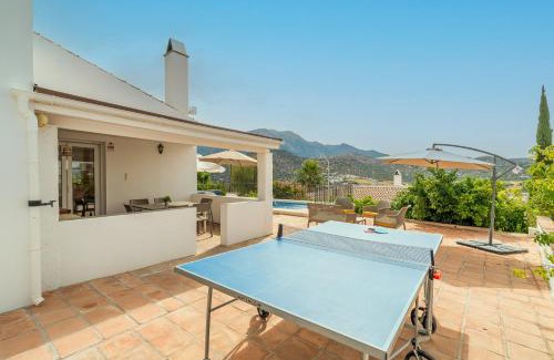 Vinuela Villa | Rosa