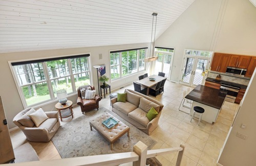 Drummond House | Rosa Retreat on Little Rosa Lake