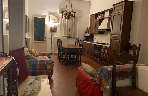 Fucecchio Apartment | RosaTea