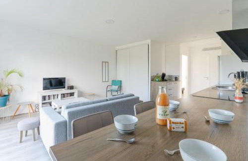 Ploudalmezeau Apartment | ROSCAROC ENEZ KARN - Joli T2 vue mer proche plage