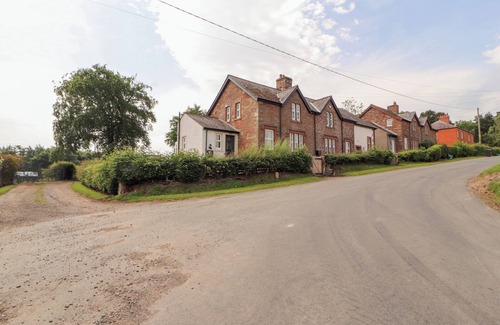 Welton House | ROSE BANK COTTAGE, family friendly, with open fire in Dalston