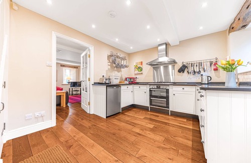 Ambleside Cottage | Rose Barn - barn conversion sleeps 6, new bathroom with parking