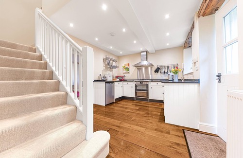 Ambleside Cottage | Rose Barn - barn conversion sleeps 6, new bathroom with parking
