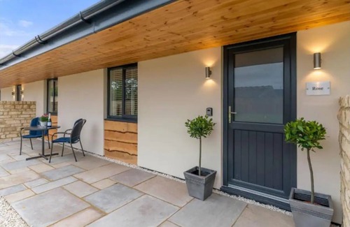 Mangotsfield House | Rose Barn, Recently Converted Modern Barn, Cotswolds