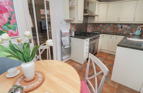 Morpeth Cottage | ROSE BRIAR COTTAGE, pet friendly, country holiday cottage in Morpeth
