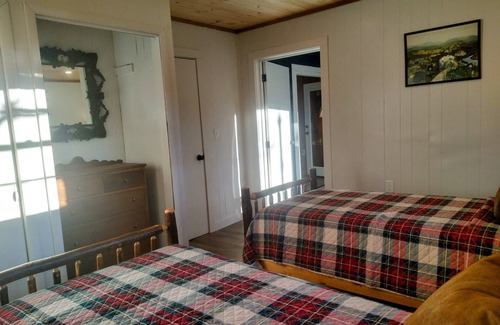 Wiley Cottage | Rose Bud Cottage by Lake Burton!