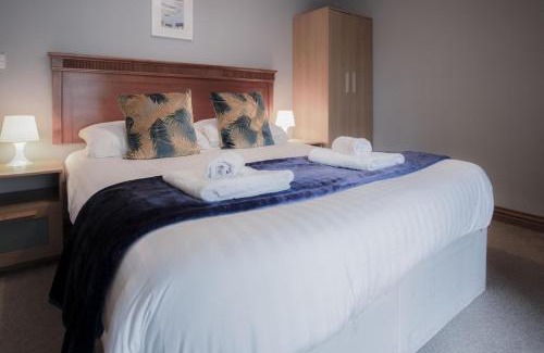 Llanddowror House | Rose Coach House - 3 Bedroom Cottage - Pendine