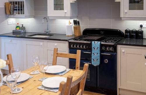 Cardigan Cottage | Rose Cottage