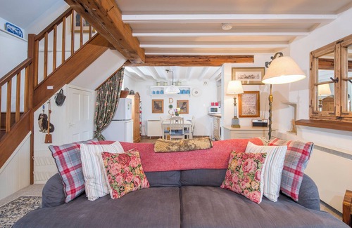 St Brides Cottage | Rose Cottage, Holiday Cottage Lochvane, Nr Solva, Sleeps 4, 2 bedrooms, bathrooms