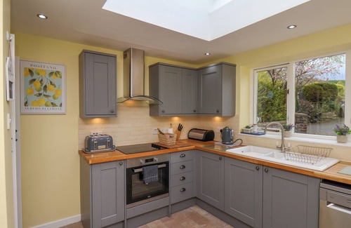 Cloughton House | ROSE COTTAGE, pet friendly, with open fire in Scarborough