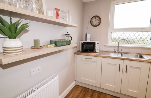 Omagh Cottage | ROSE COTTAGE, pet friendly, with a garden in Omagh