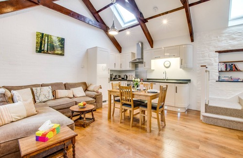 Haverfordwest House | Rose Cottage - Two Bedroom House, Sleeps 5